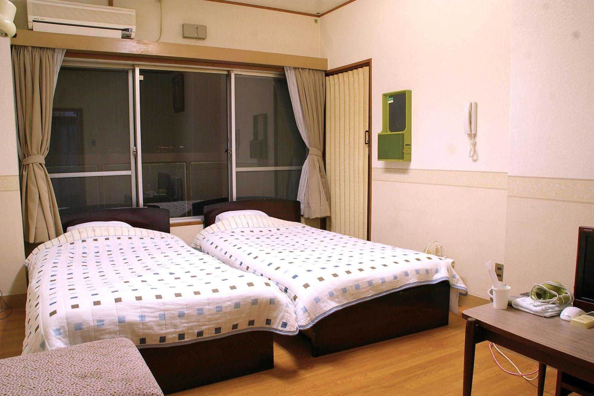 Yamabe Hotel Tenri Buitenkant foto
