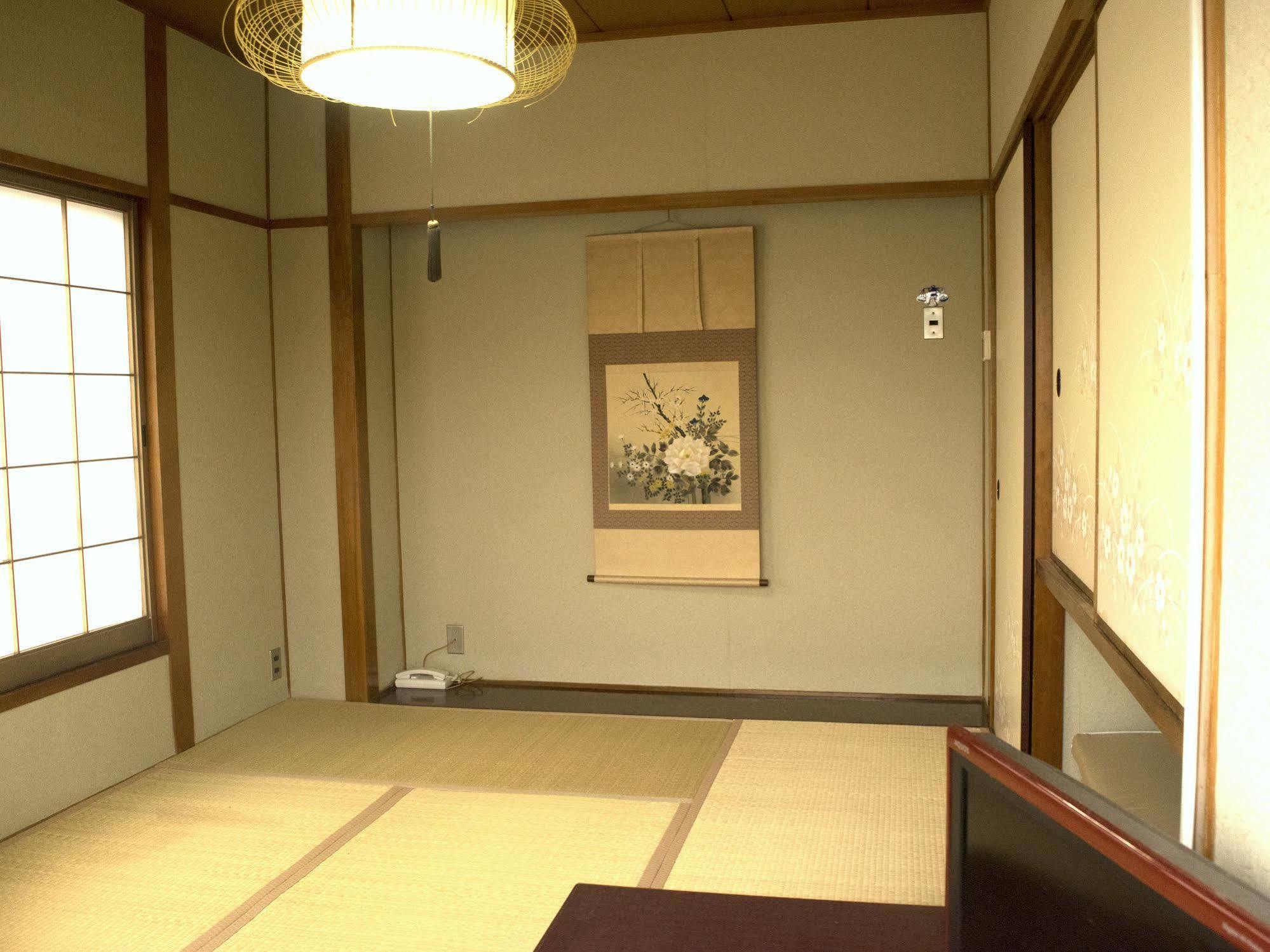 Yamabe Hotel Tenri Buitenkant foto