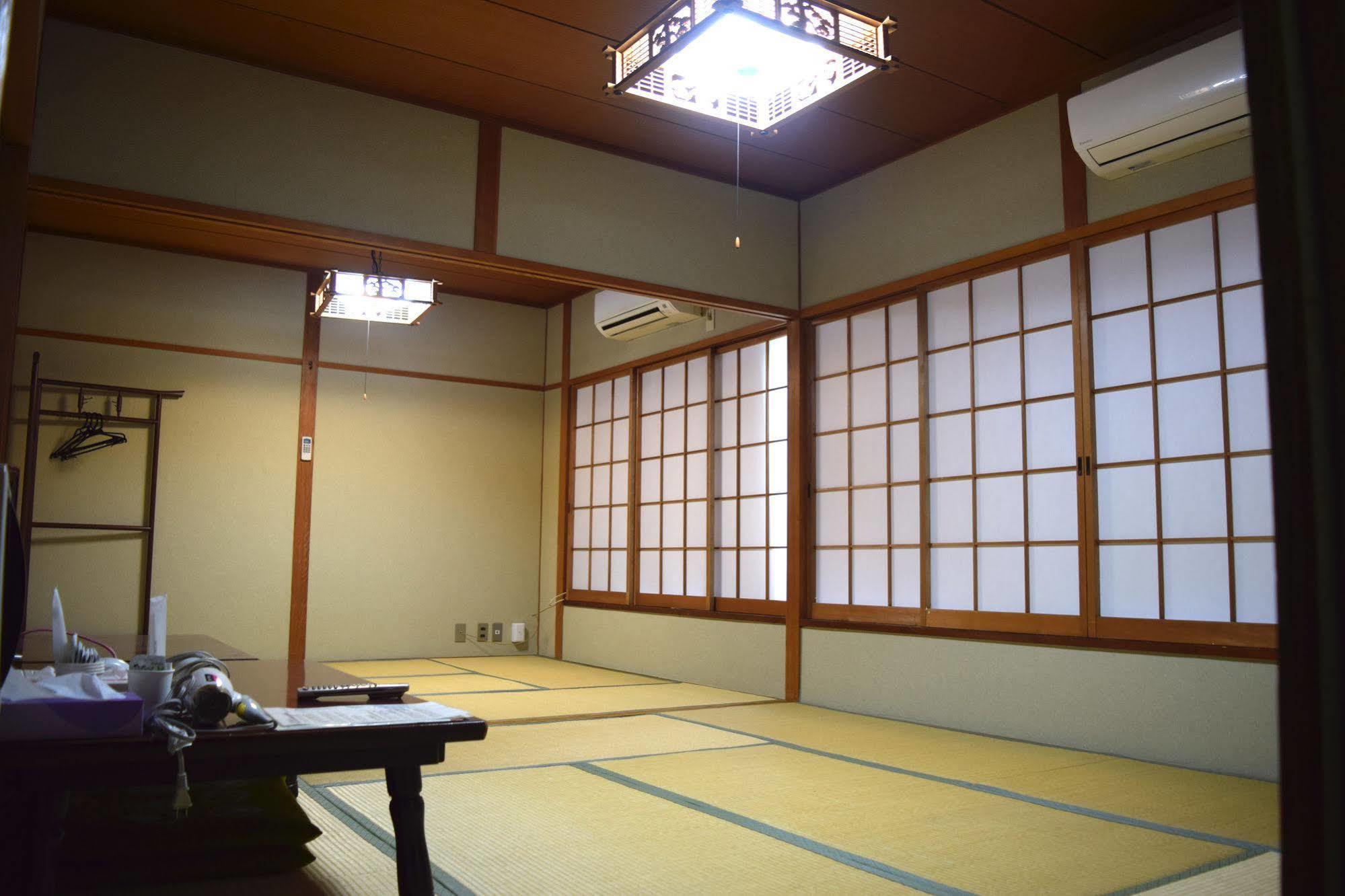 Yamabe Hotel Tenri Buitenkant foto