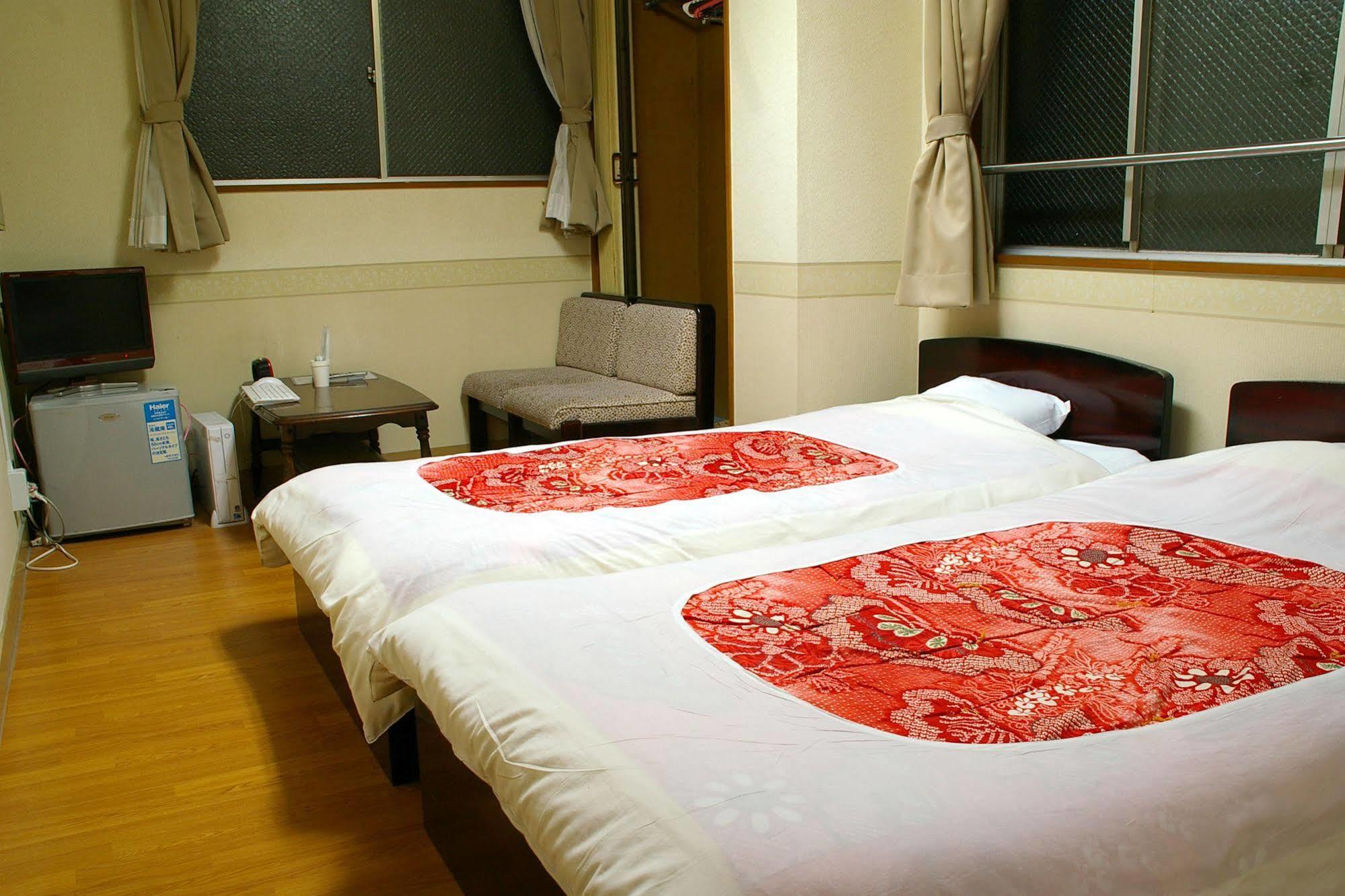 Yamabe Hotel Tenri Buitenkant foto